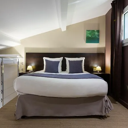 Sowell Domaine De La Petite Isle 4* LʼIsle-sur-la-Sorgue